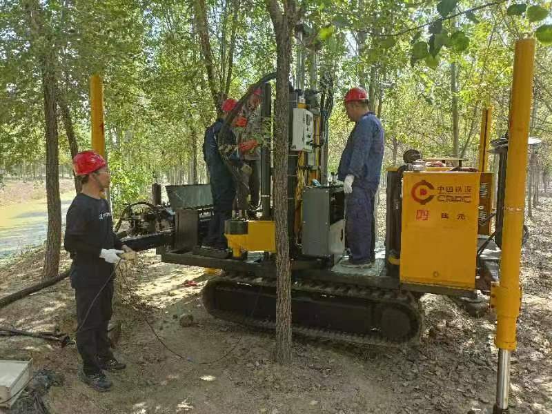 XYCT型履帶式深層旋壓觸探車(chē)在作業(yè)中